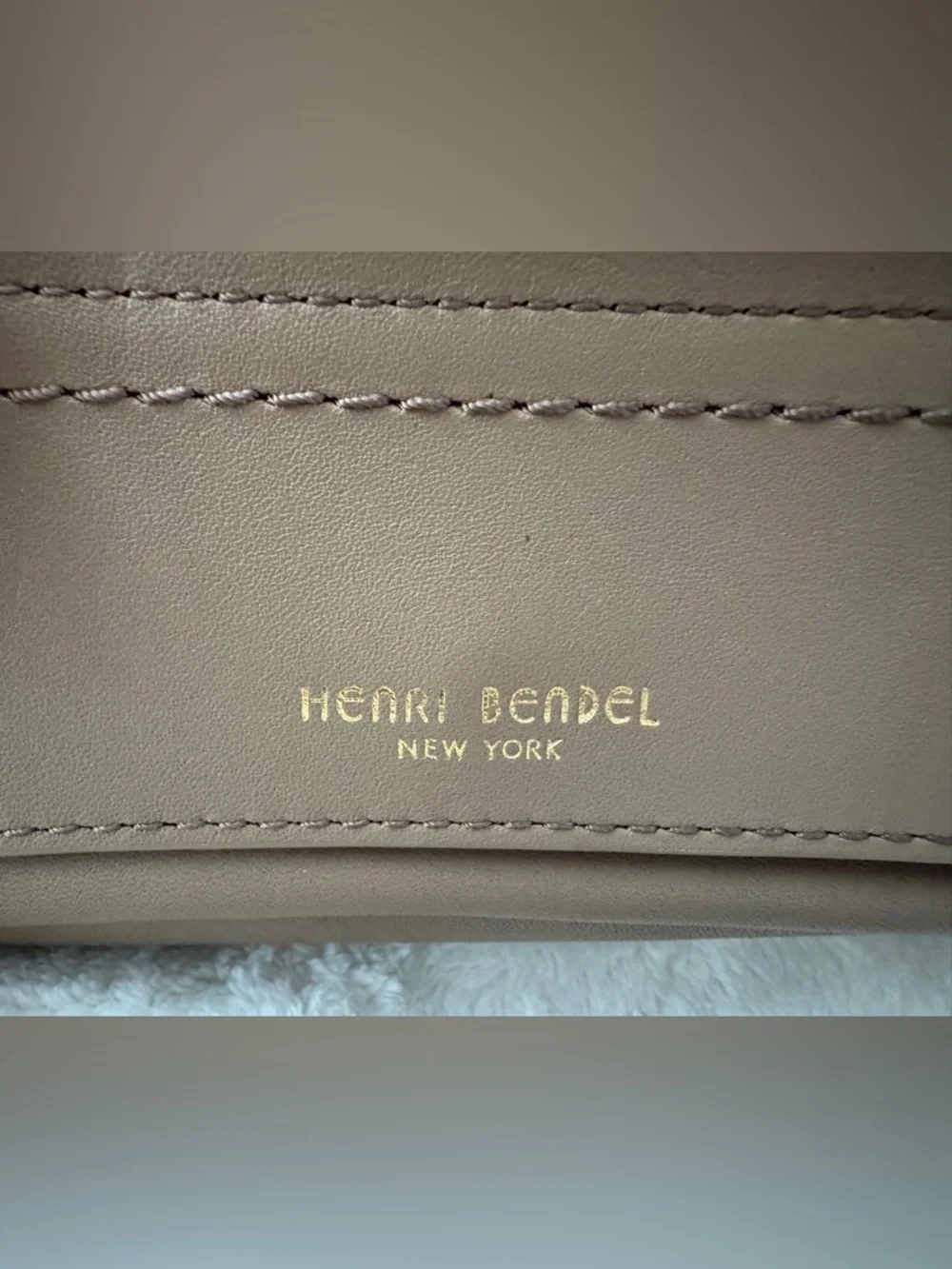 HENRI BENDEL ✨ Taupe Leather Wristlet Wallet - Picture 7 of 7